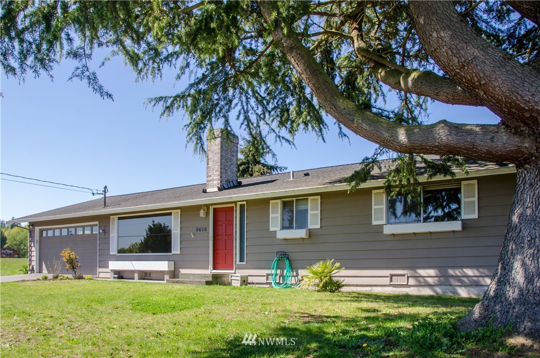 6618 Humphrey Road Clinton, WA 98236 - Photo 2 of 20 Gallery Image 2