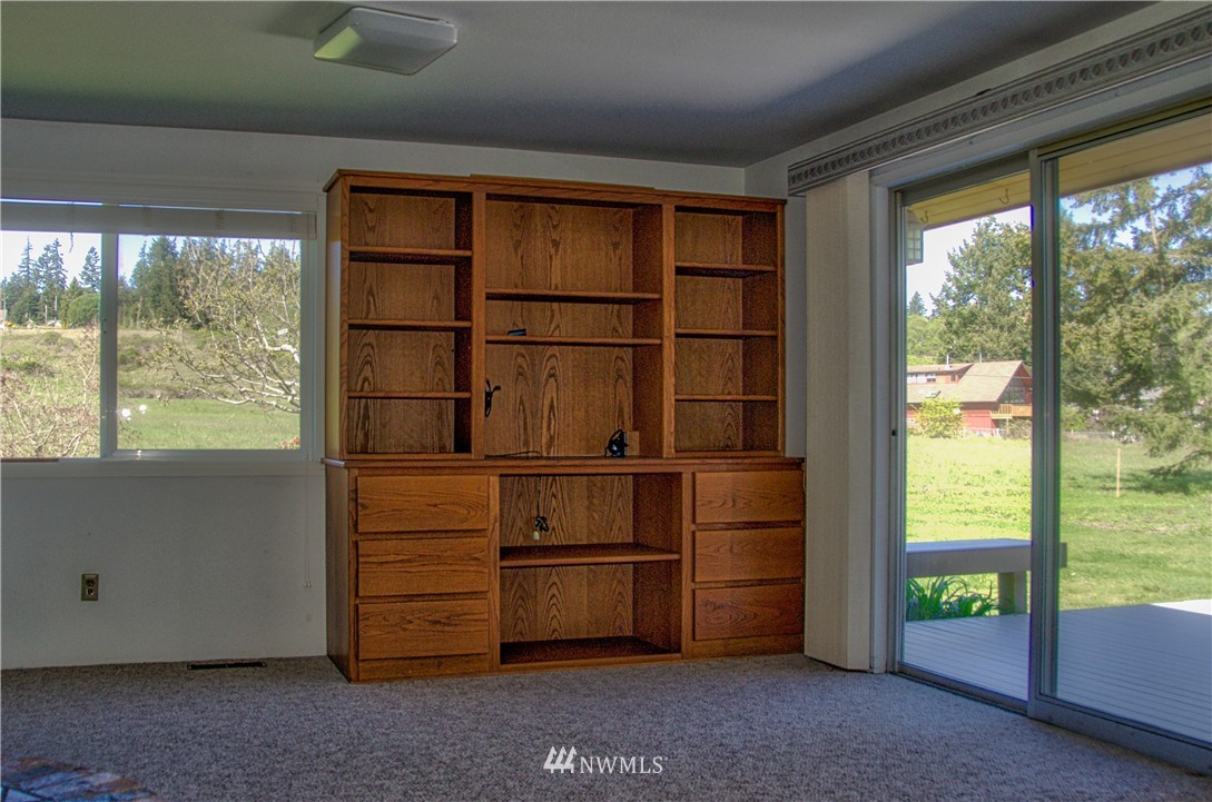 6618 Humphrey Road Clinton, WA 98236 - Photo 11 of 20 Gallery Image 11