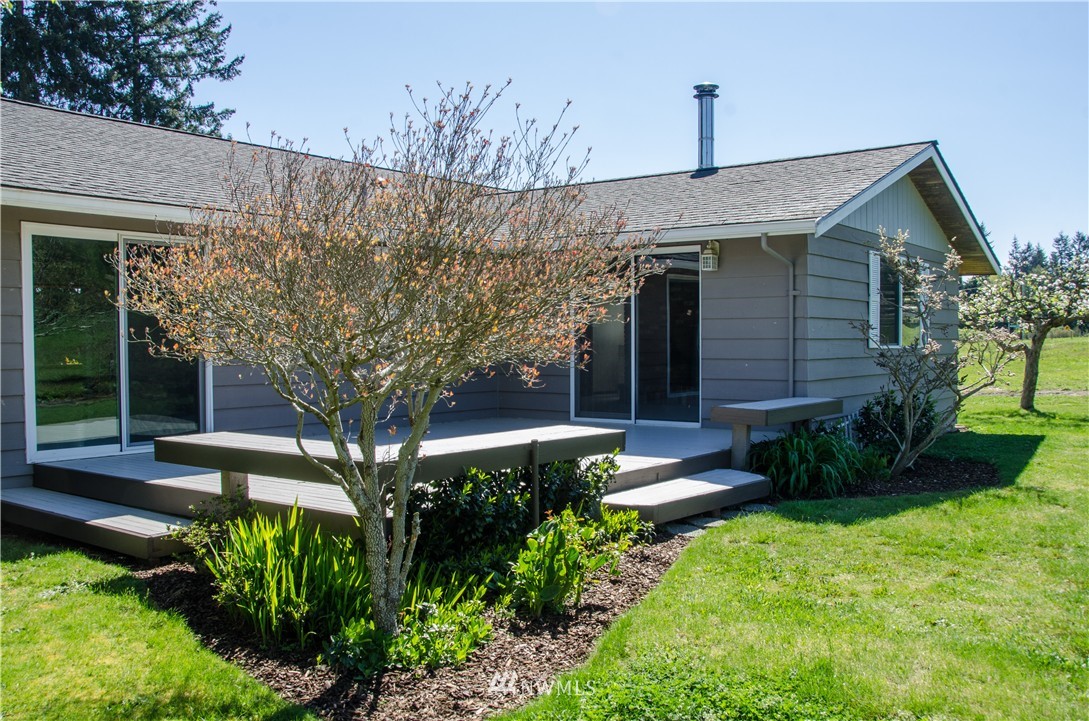 6618 Humphrey Road Clinton, WA 98236 - Photo 18 of 20 Gallery Image 18
