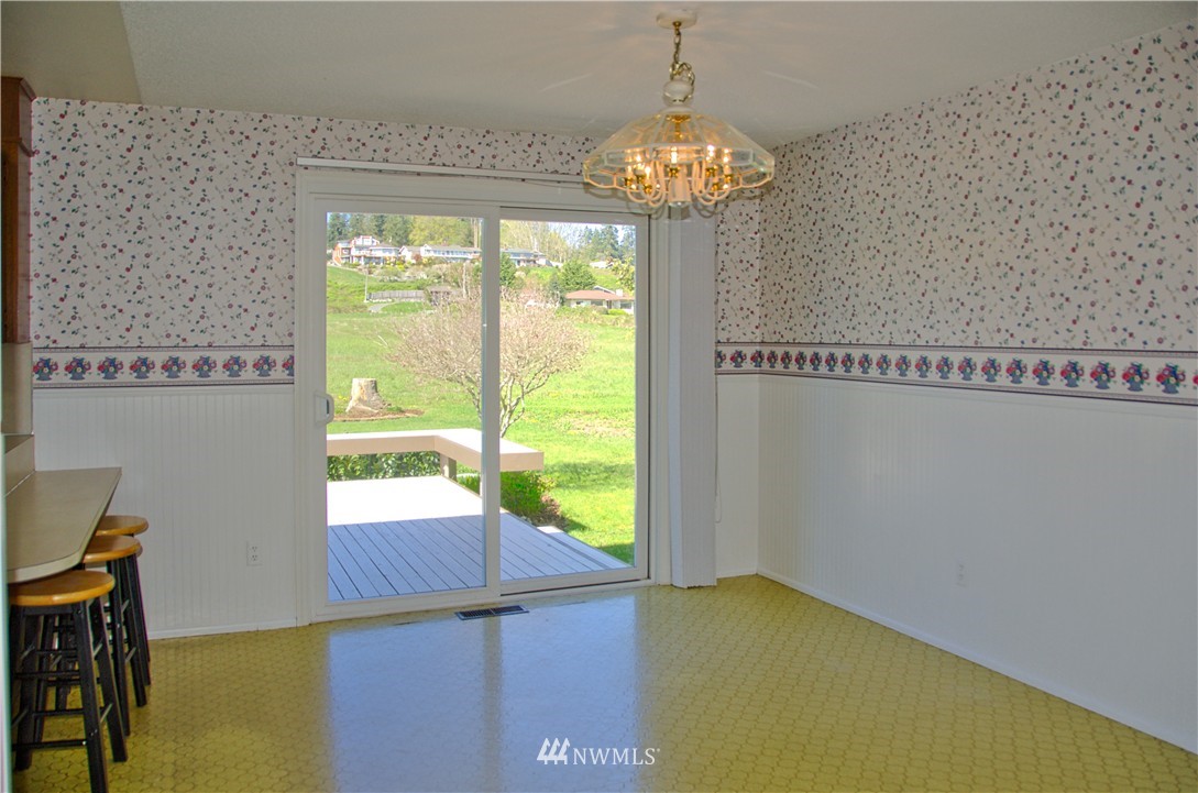 6618 Humphrey Road Clinton, WA 98236 - Photo 7 of 20 Gallery Image 7