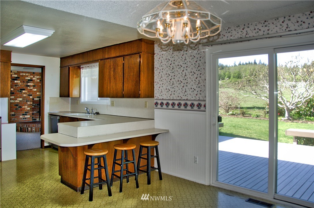 6618 Humphrey Road Clinton, WA 98236 - Photo 8 of 20 Gallery Image 8
