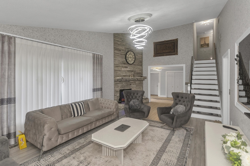 77 Glendale Road Agawam, MA 01001 - Photo 9 of 40