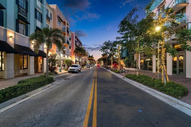 $749,000 | 200 Northeast 2nd Avenue, Unit 401, Delray Beach, FL 33444