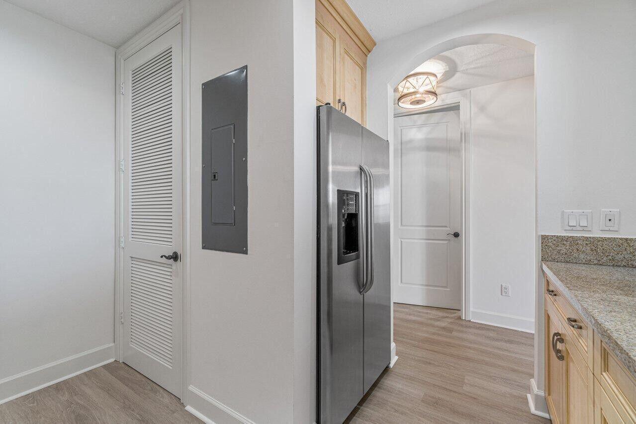 200 Northeast 2nd Avenue, Unit 401 Delray Beach, FL 33444 - Photo 9 of 21 20250227025400237369000000-o