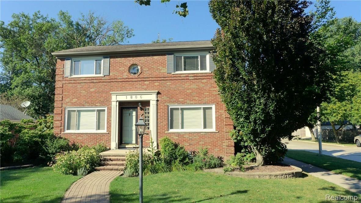 1806 Prestwick Road Grosse Pointe, MI 48236 - Photo 14 of 18 Ext 2.jpg