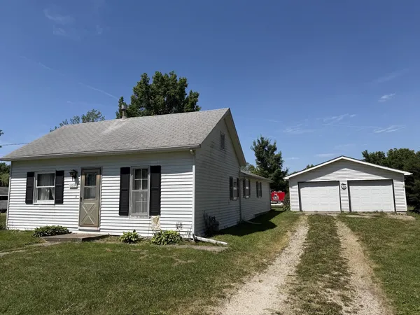 $89,000 | 203 South Douglas Street, Loraine, IL 62349