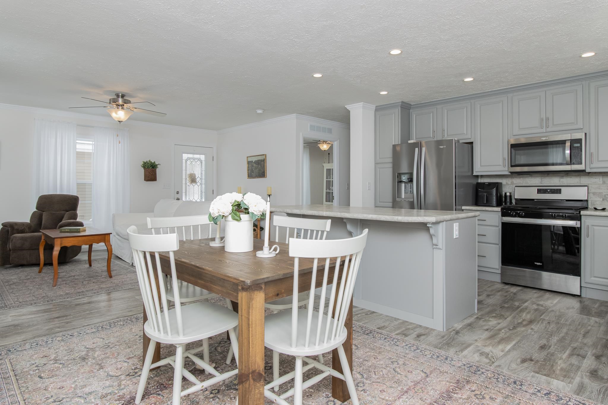 104 Robin Hood Lane Exeter, NH 03833 - Photo 2 of 38