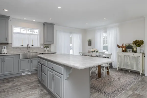 $249,900 | 104 Robin Hood Lane, Exeter, NH 03833