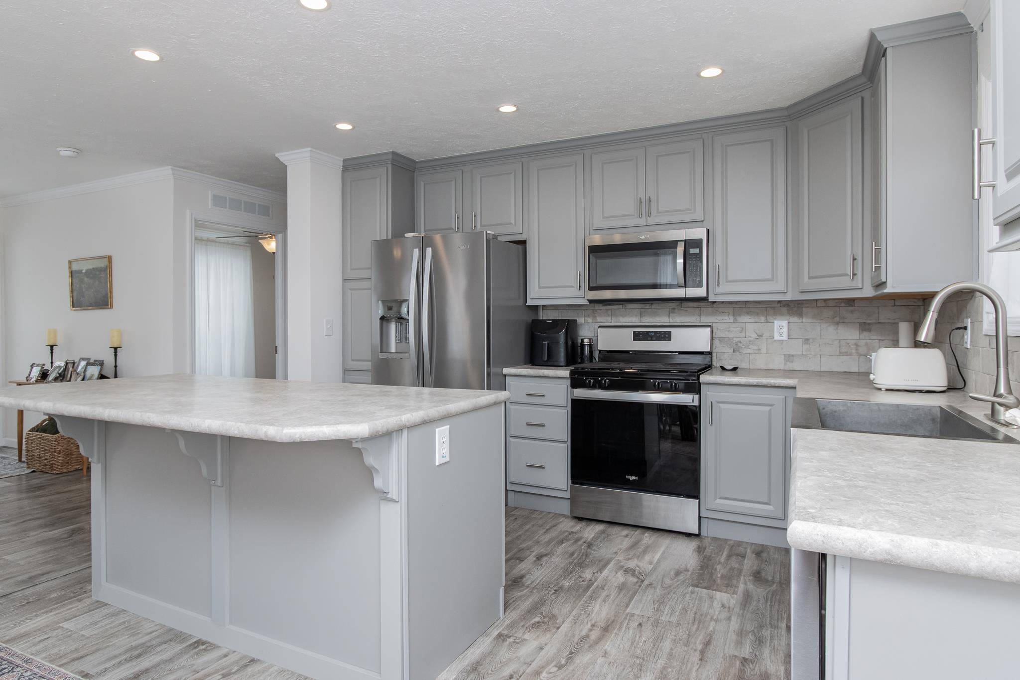 104 Robin Hood Lane Exeter, NH 03833 - Photo 4 of 38