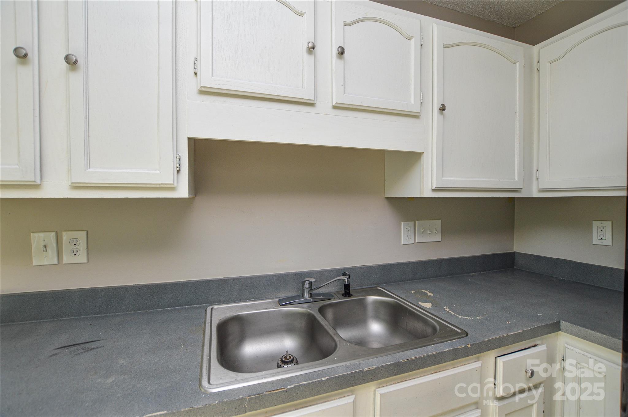 6020 Running Deer Road Charlotte, NC 28214 - Photo 17 of 36