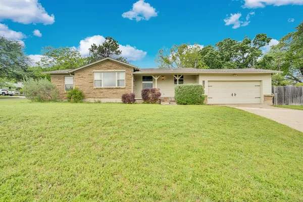 $2,500 | 4312 Selkirk Drive, Fort Worth, TX 76109
