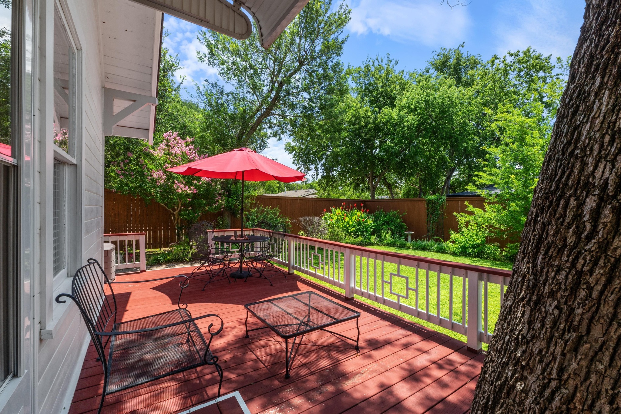 810 East University Avenue Georgetown, TX 78626 - Photo 21 of 38 a view of a patio with a table chairs and a table