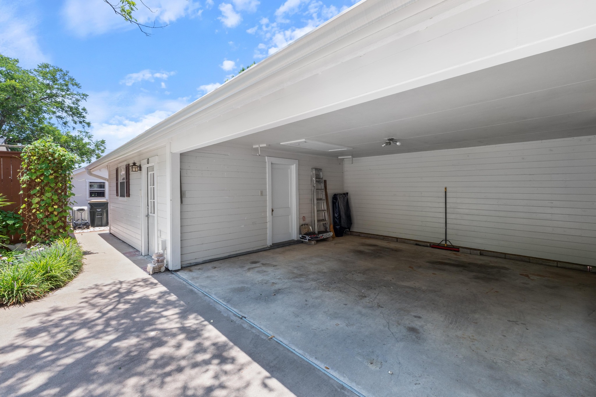 810 East University Avenue Georgetown, TX 78626 - Photo 27 of 38