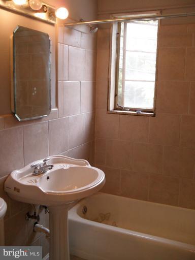 2400 Good Hope Road Southeast, Unit 101 Washington, DC 20020 - Photo 5 of 8 Bath
