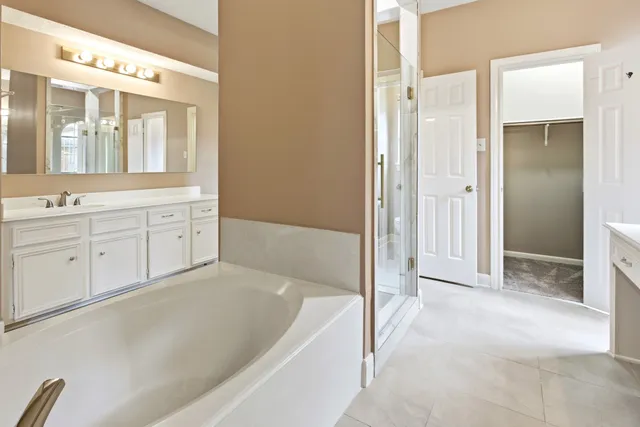 a view of entryway with an entryway