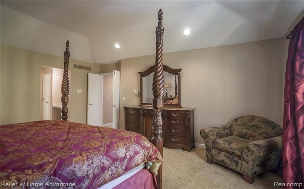 5259 Park Ridge Drive West Bloomfield, MI 48323 - Photo 22 of 39