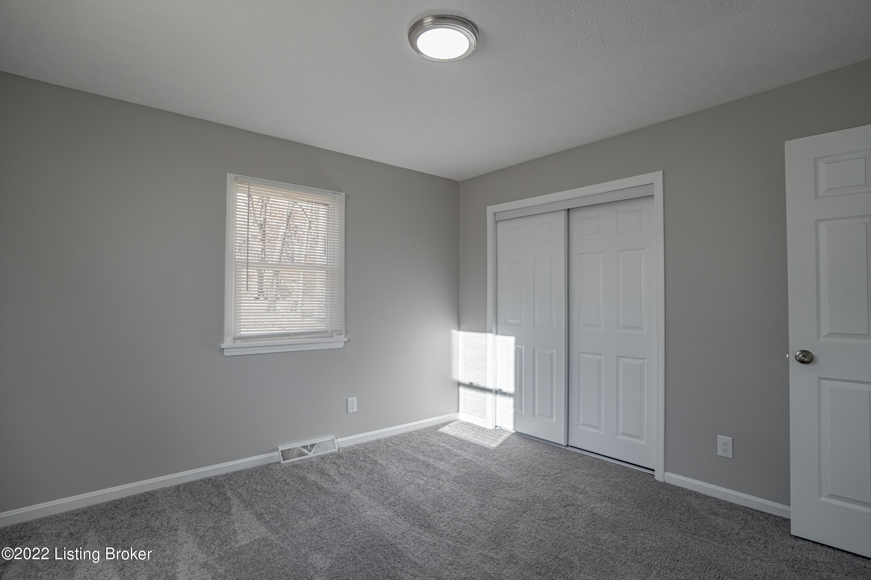 272 Topfield Road Louisville, KY 40229 - Photo 20 of 52 DSC01390