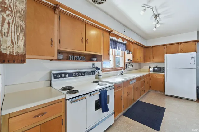 $158,000 | 3608 South Home Avenue, Marion, IN 46953