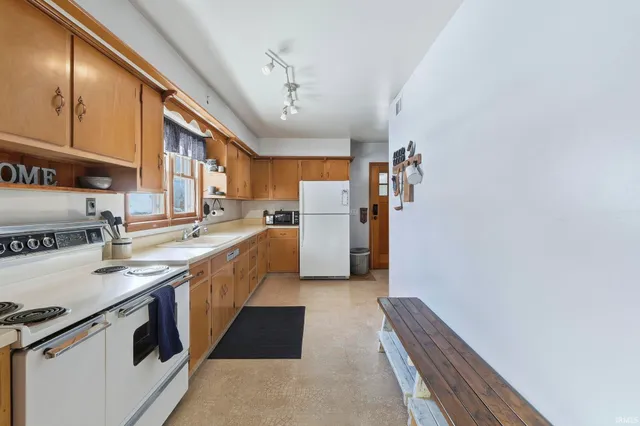 $158,000 | 3608 South Home Avenue, Marion, IN 46953