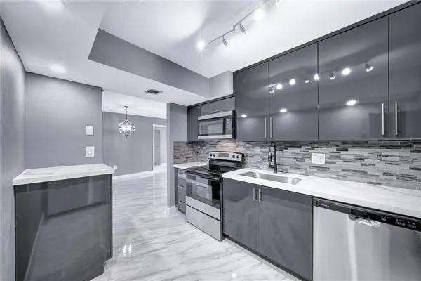 $2,275 | 1100 St Charles Place, Unit 708, Pembroke Pines, FL 33026