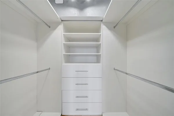 $2,275 | 1100 St Charles Place, Unit 708, Pembroke Pines, FL 33026