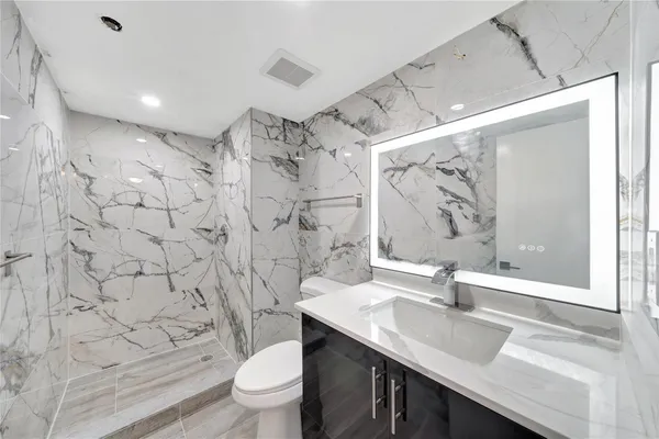 $2,275 | 1100 St Charles Place, Unit 708, Pembroke Pines, FL 33026