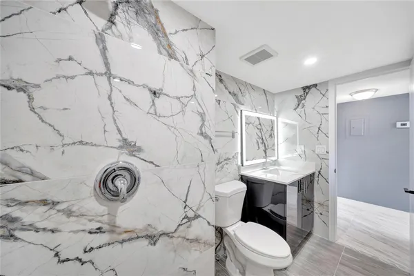 $2,275 | 1100 St Charles Place, Unit 708, Pembroke Pines, FL 33026