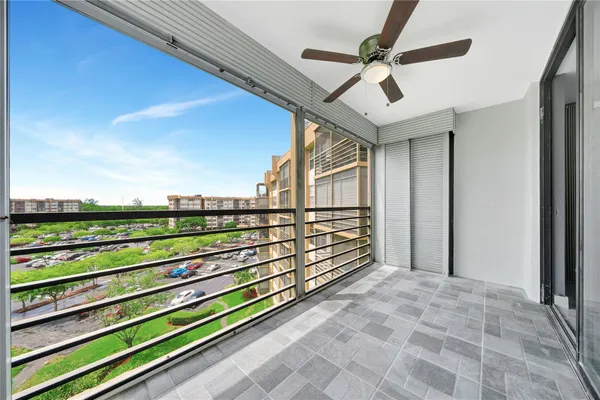 $2,275 | 1100 St Charles Place, Unit 708, Pembroke Pines, FL 33026