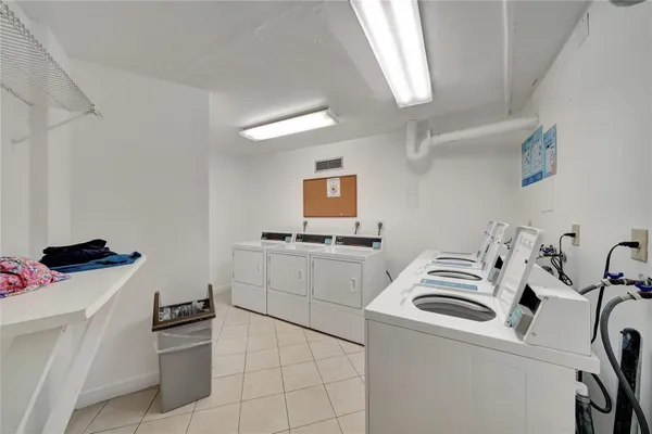 $2,275 | 1100 St Charles Place, Unit 708, Pembroke Pines, FL 33026