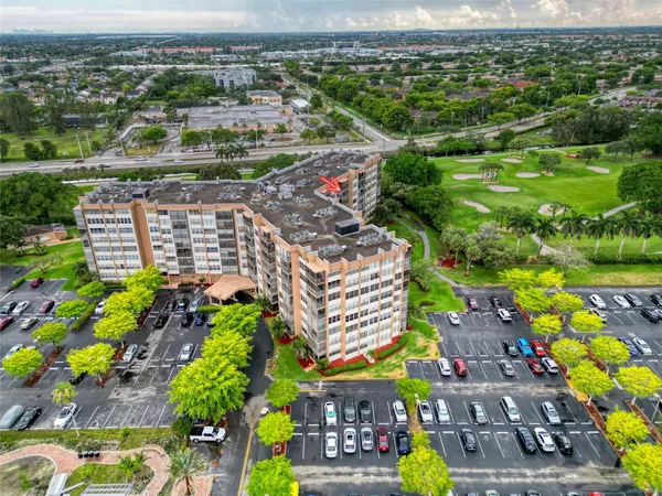 $2,275 | 1100 St Charles Place, Unit 708, Pembroke Pines, FL 33026