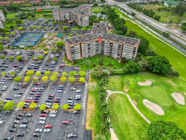 $2,275 | 1100 St Charles Place, Unit 708, Pembroke Pines, FL 33026