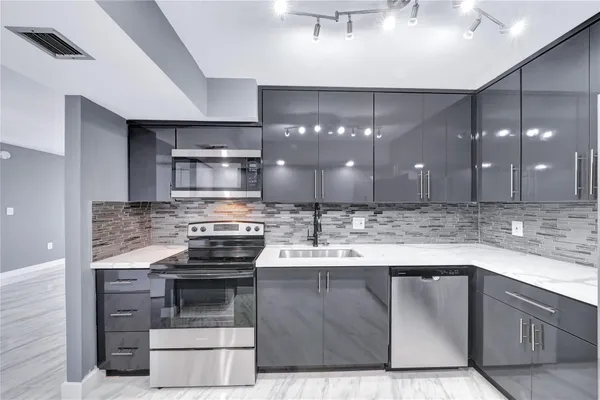 $2,275 | 1100 St Charles Place, Unit 708, Pembroke Pines, FL 33026