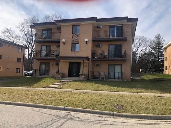 $1,750 | 7722 Wildwood Court, Unit 1S, Darien, IL 60561