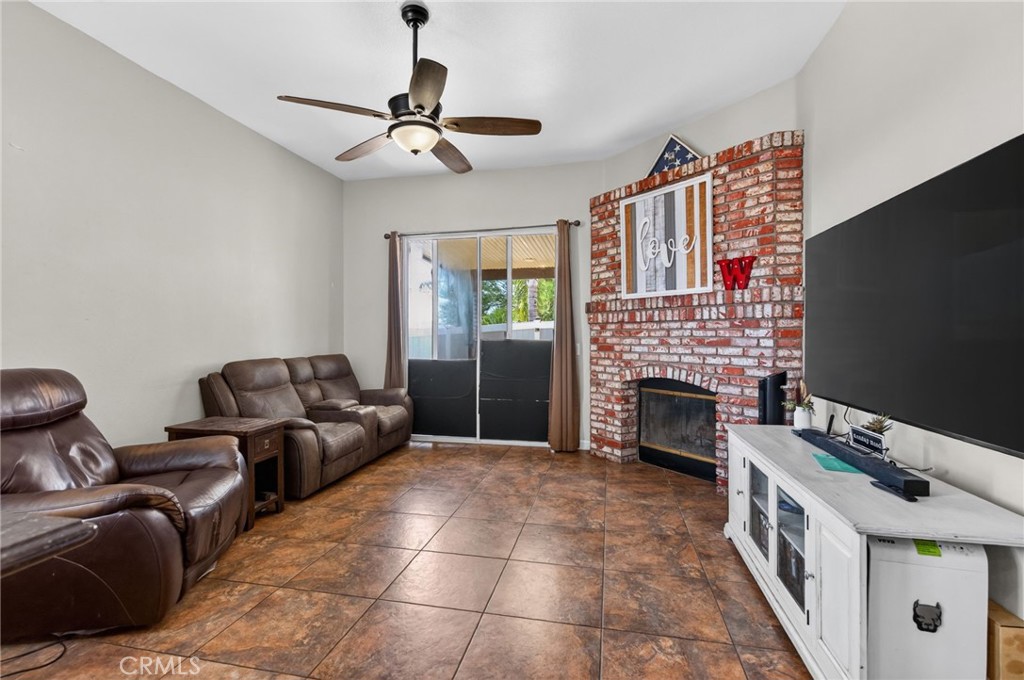 6487 Diamond Riverside, CA 92509 - Photo 7 of 29 Gallery Image 7