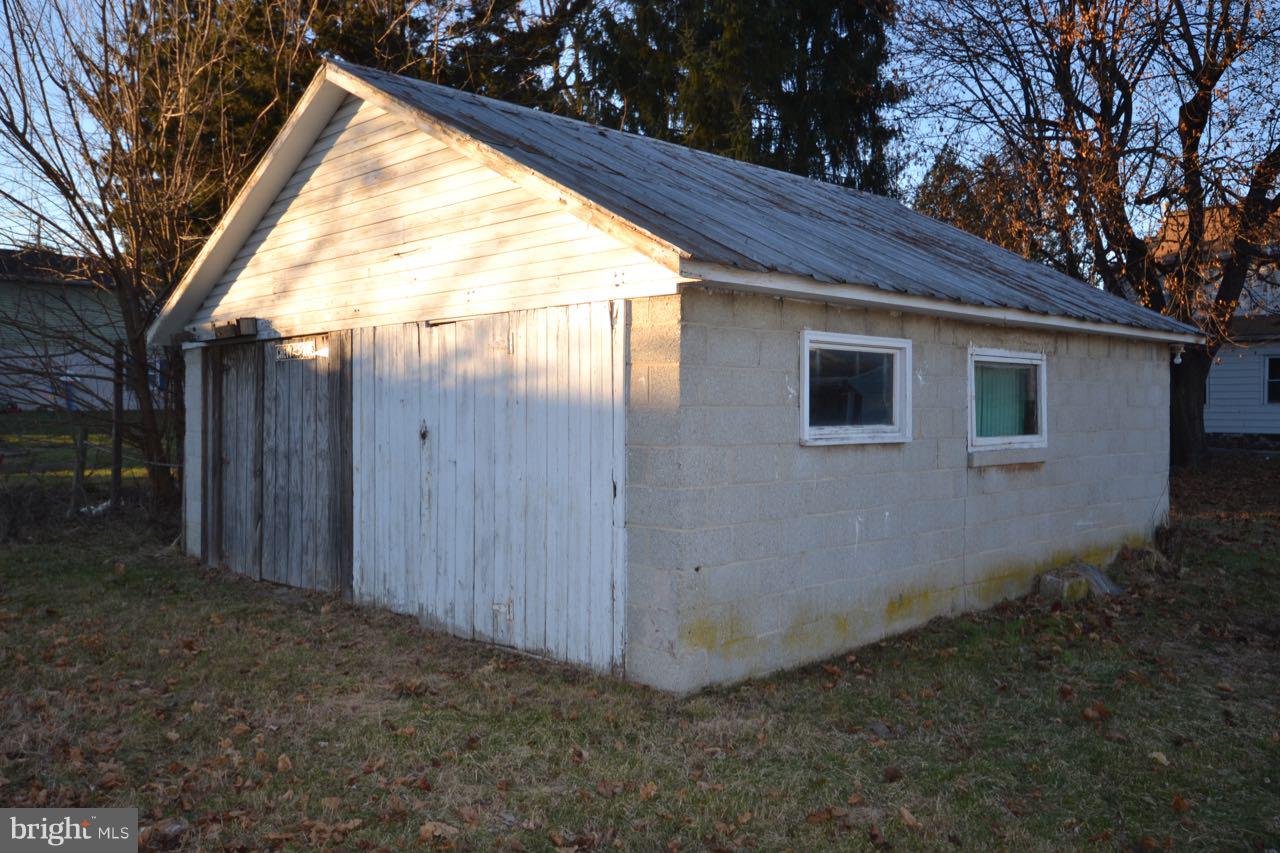 614 Maple Avenue Hanover, PA 17331 - Photo 5 of 34 Gallery Image 5