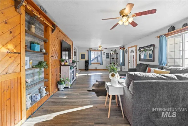 $599,500 | 495 East Bridge Street, Midvale, ID 83645