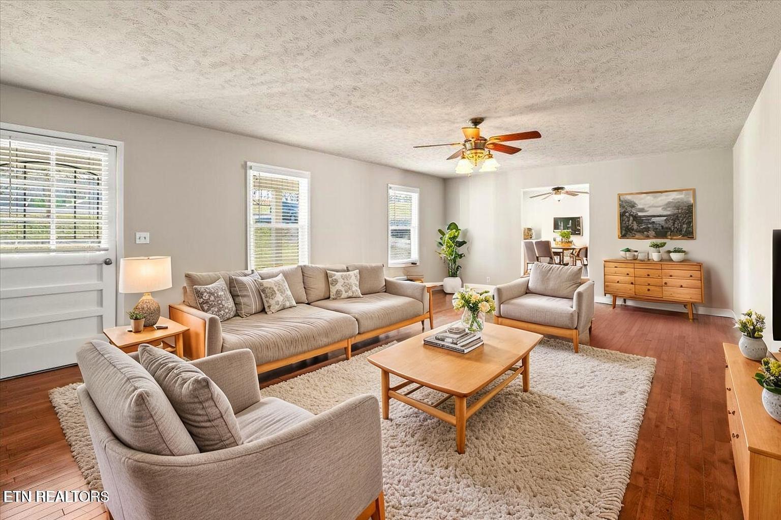 844 Mt Paran Road Jacksboro, TN 37757 - Photo 6 of 54 20260127161731367407000000-o - Living Ro