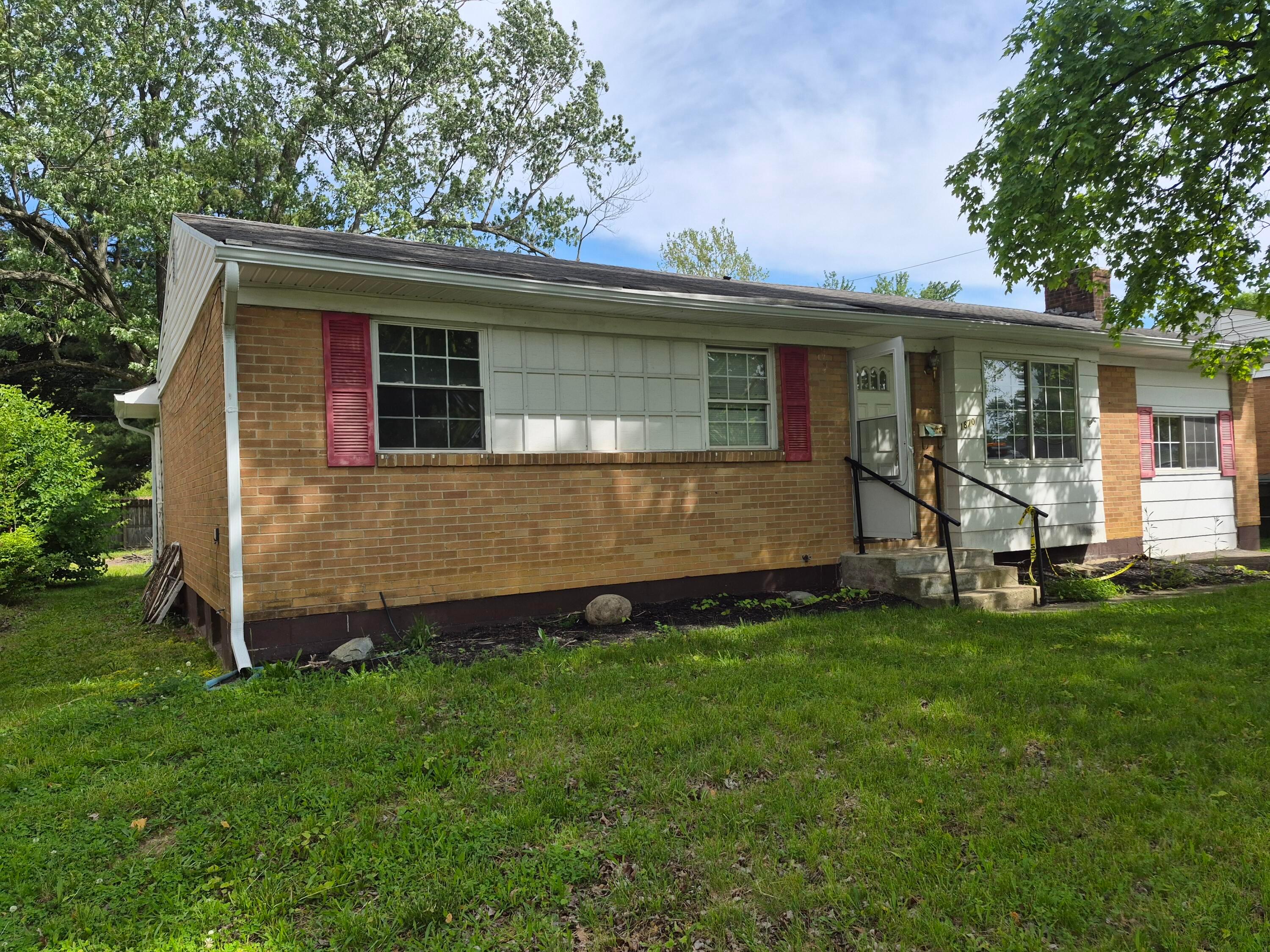 1870 Lonsdale Road Columbus, OH 43232 - Photo 1 of 12 Front view