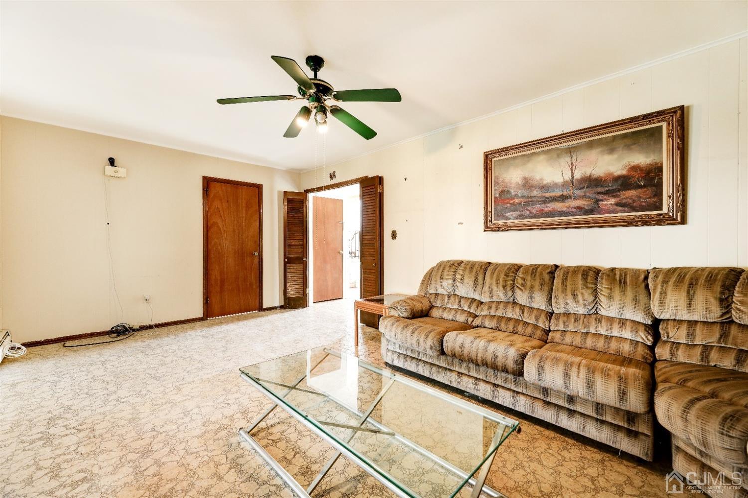 29 Ventnor Drive Edison, NJ 08820 - Photo 8 of 20 a living room with furniture