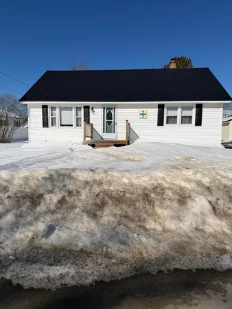 $214,500 | 44 New York Street, Millinocket, ME 04462
