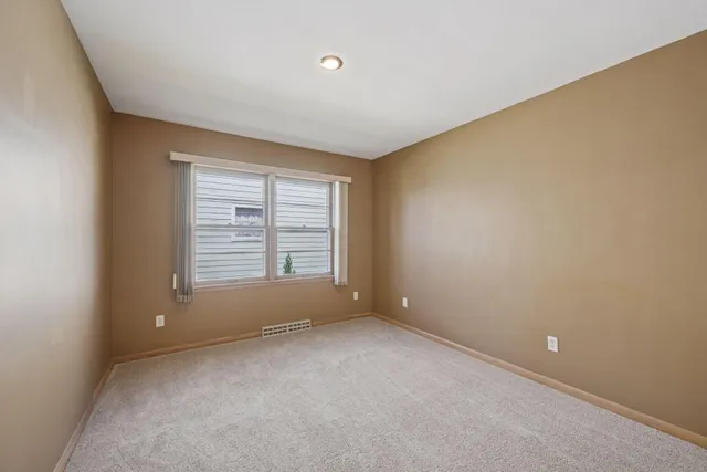 $279,900 | 612 South 11th Street, Olivia, MN 56277