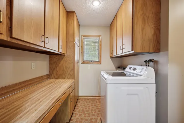 $279,900 | 612 South 11th Street, Olivia, MN 56277