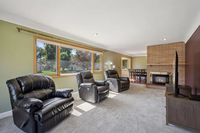 $279,900 | 612 South 11th Street, Olivia, MN 56277