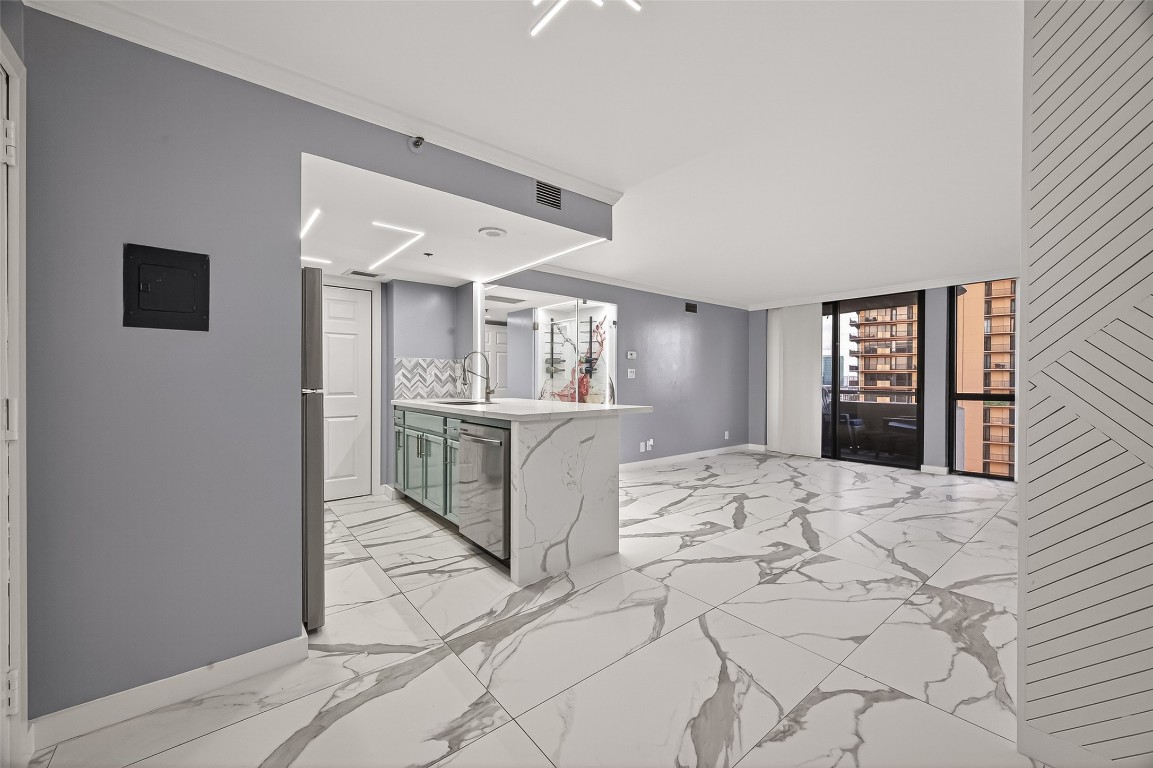 3525 Sage Road, Unit 1305 Houston, TX 77056 - Photo 7 of 30 a bathroom with a sink mirror and window