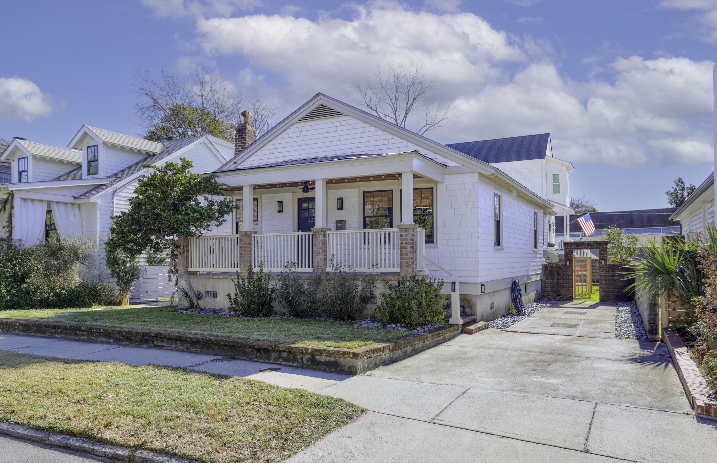 127 Simons Street Charleston, SC 29403 - Photo 1 of 41 Exterior