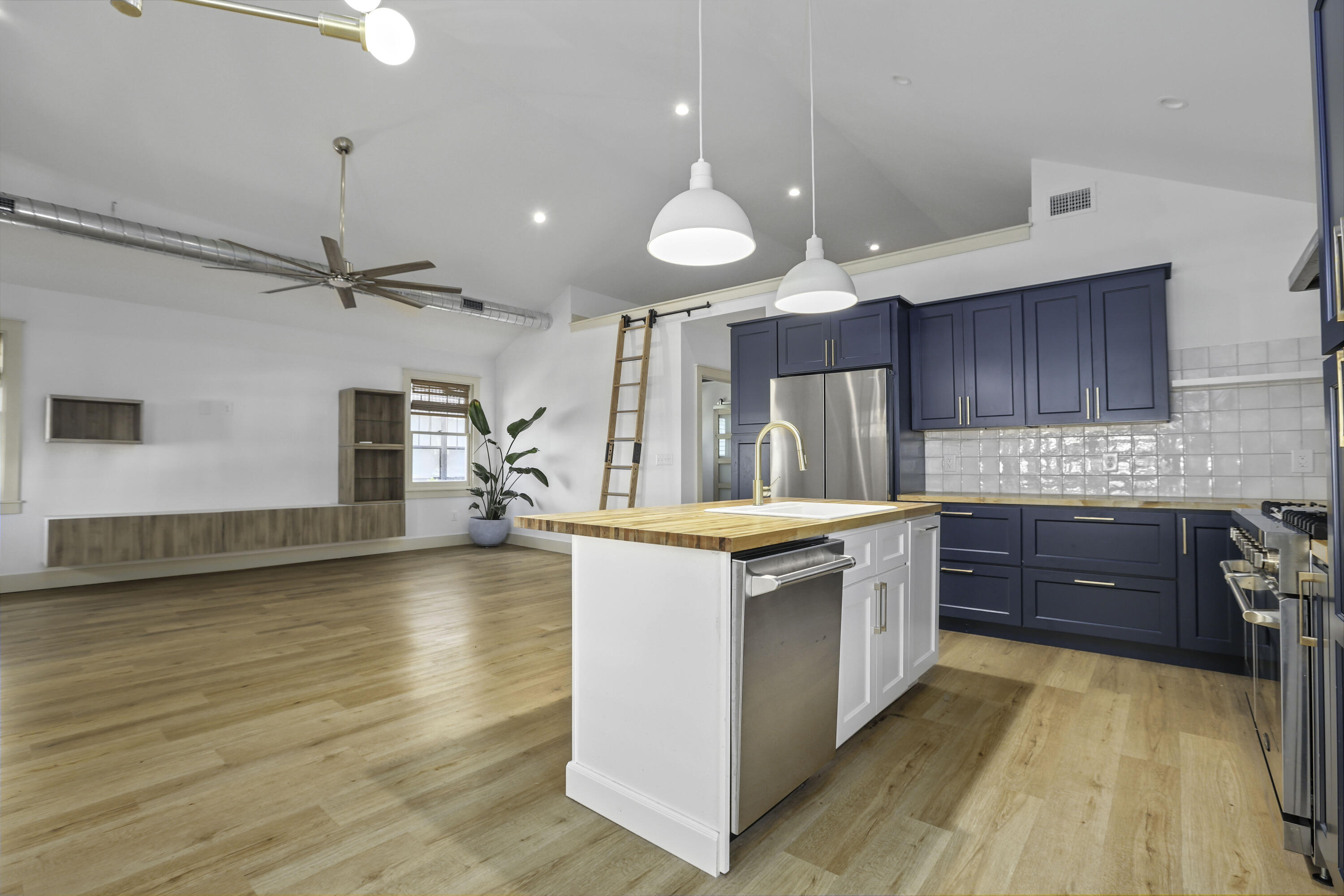 127 Simons Street Charleston, SC 29403 - Photo 17 of 41 27SimonsSt-CasaVerdemediaLLC41