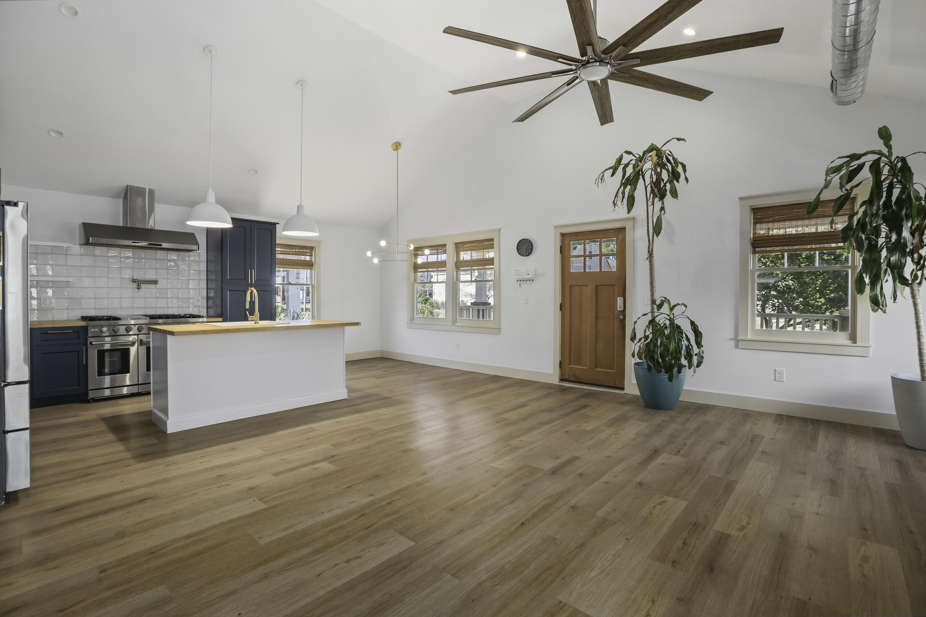 127 Simons Street Charleston, SC 29403 - Photo 19 of 41 Interior