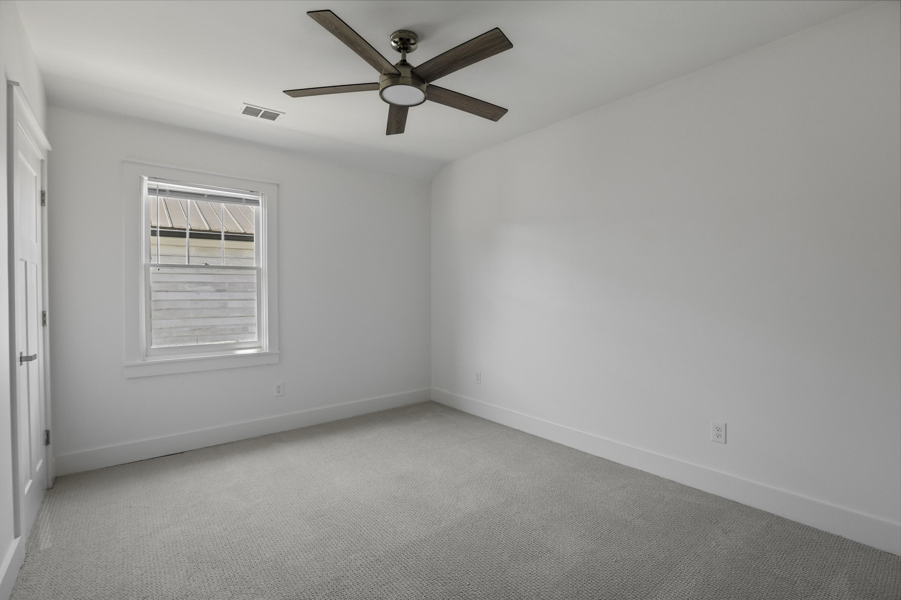 127 Simons Street Charleston, SC 29403 - Photo 21 of 41 Interior