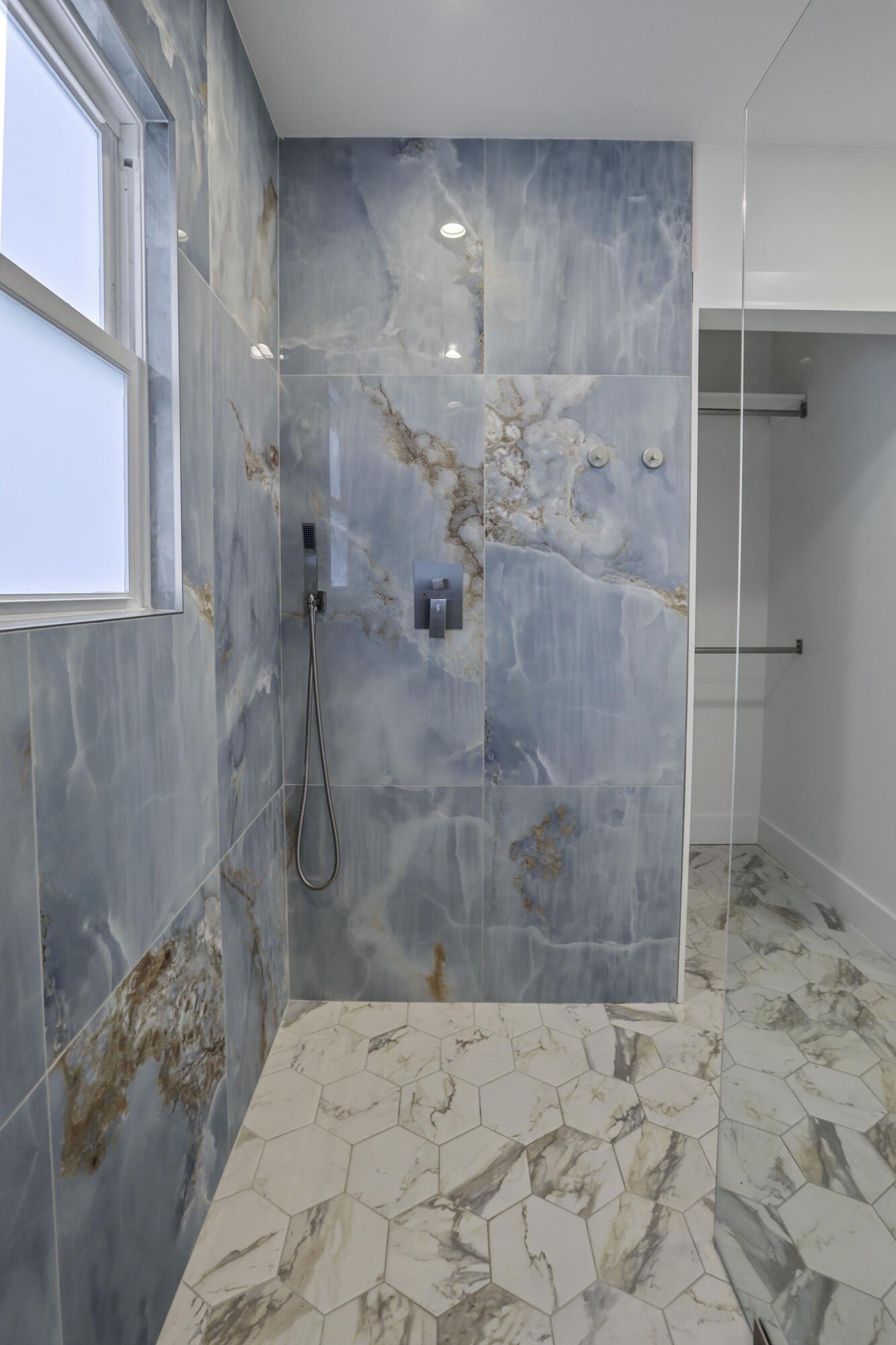 127 Simons Street Charleston, SC 29403 - Photo 34 of 41 Interior