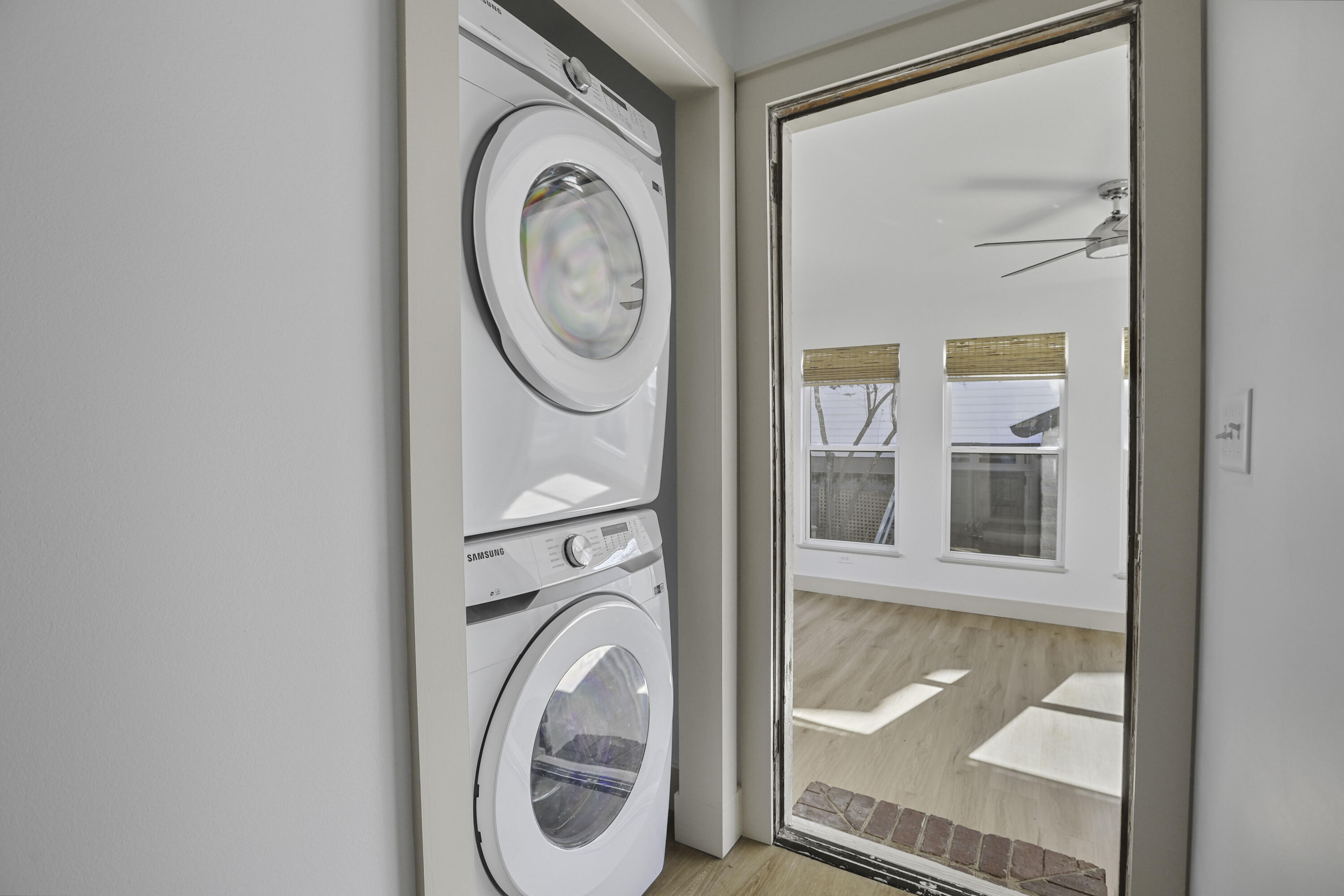 127 Simons Street Charleston, SC 29403 - Photo 38 of 41 Interior